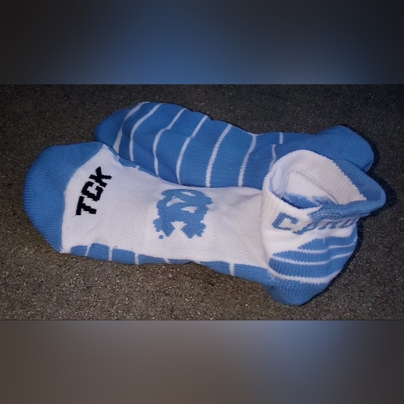 UNC Tarheels Socks Adult Medium - Picture 3 of 3